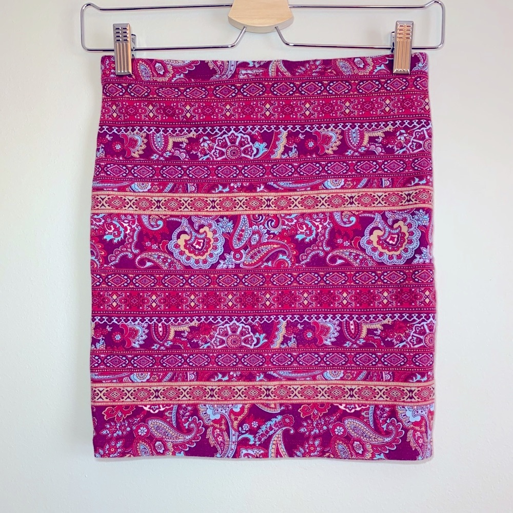 FOREVER 21 Colorful Paisley Small Skirt